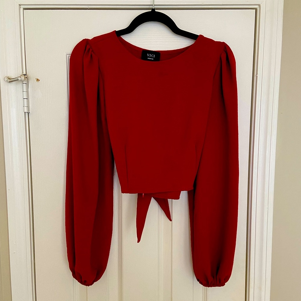 VICI billowed sleeve top